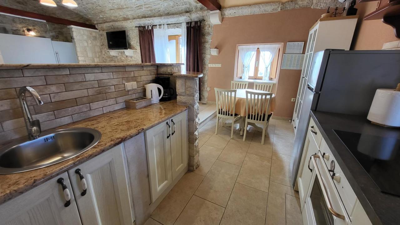 Stone House Apartments Didini Dvori Lumbarda Zewnętrze zdjęcie