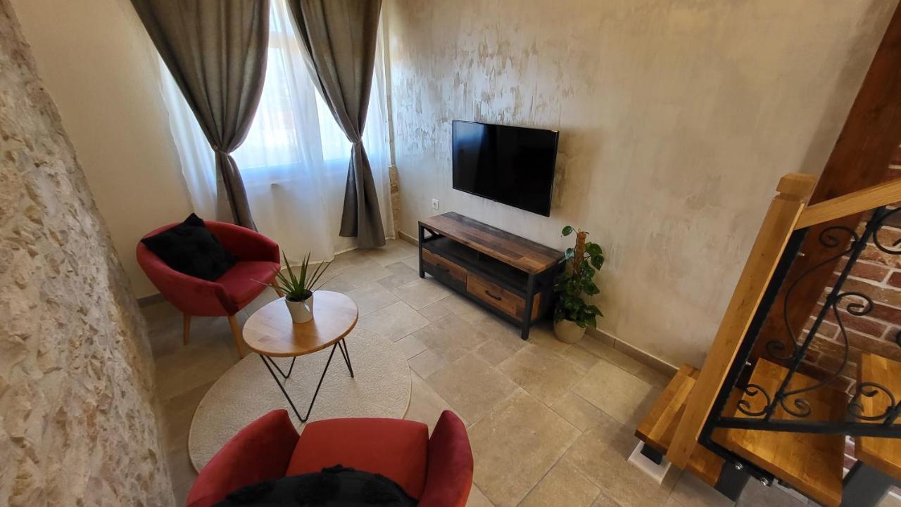 Stone House Apartments Didini Dvori Lumbarda Zewnętrze zdjęcie