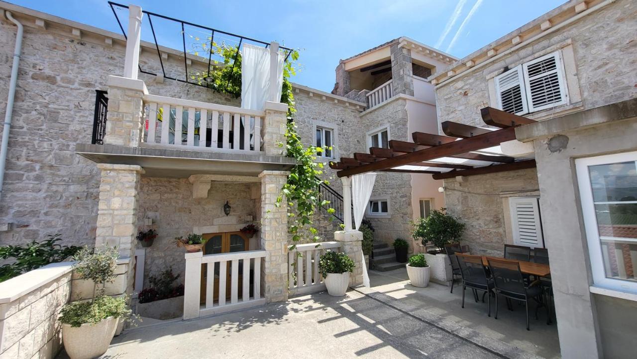 Stone House Apartments Didini Dvori Lumbarda Zewnętrze zdjęcie