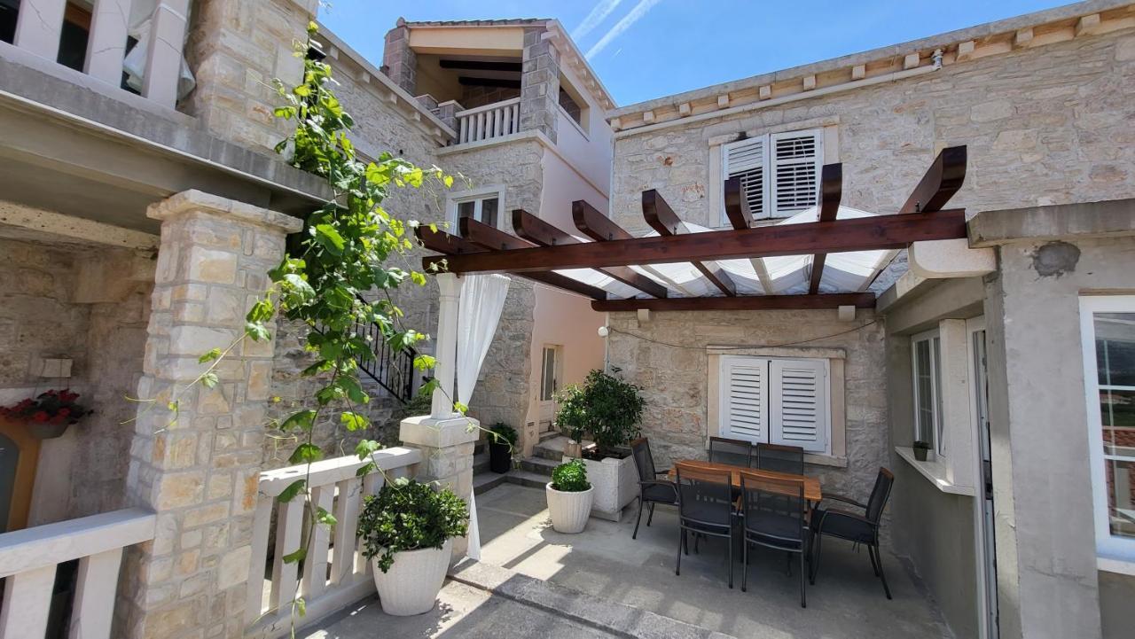 Stone House Apartments Didini Dvori Lumbarda Zewnętrze zdjęcie